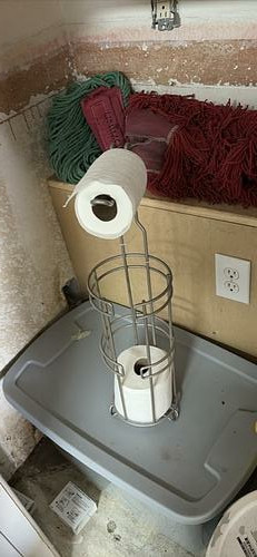 Freestanding toilet-paper rack with two rolls