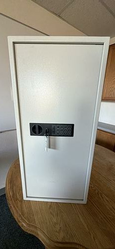 Large digital key safe