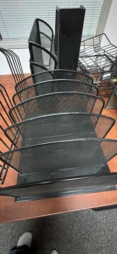 Black Metal Desktop Dividing Rack